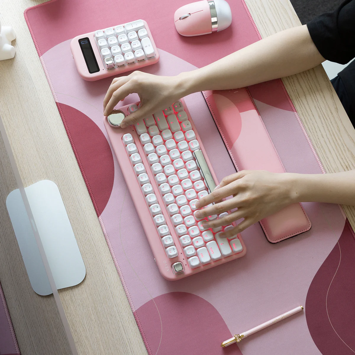 IZO Wireless Keyboard (Red Switch) - Image 7