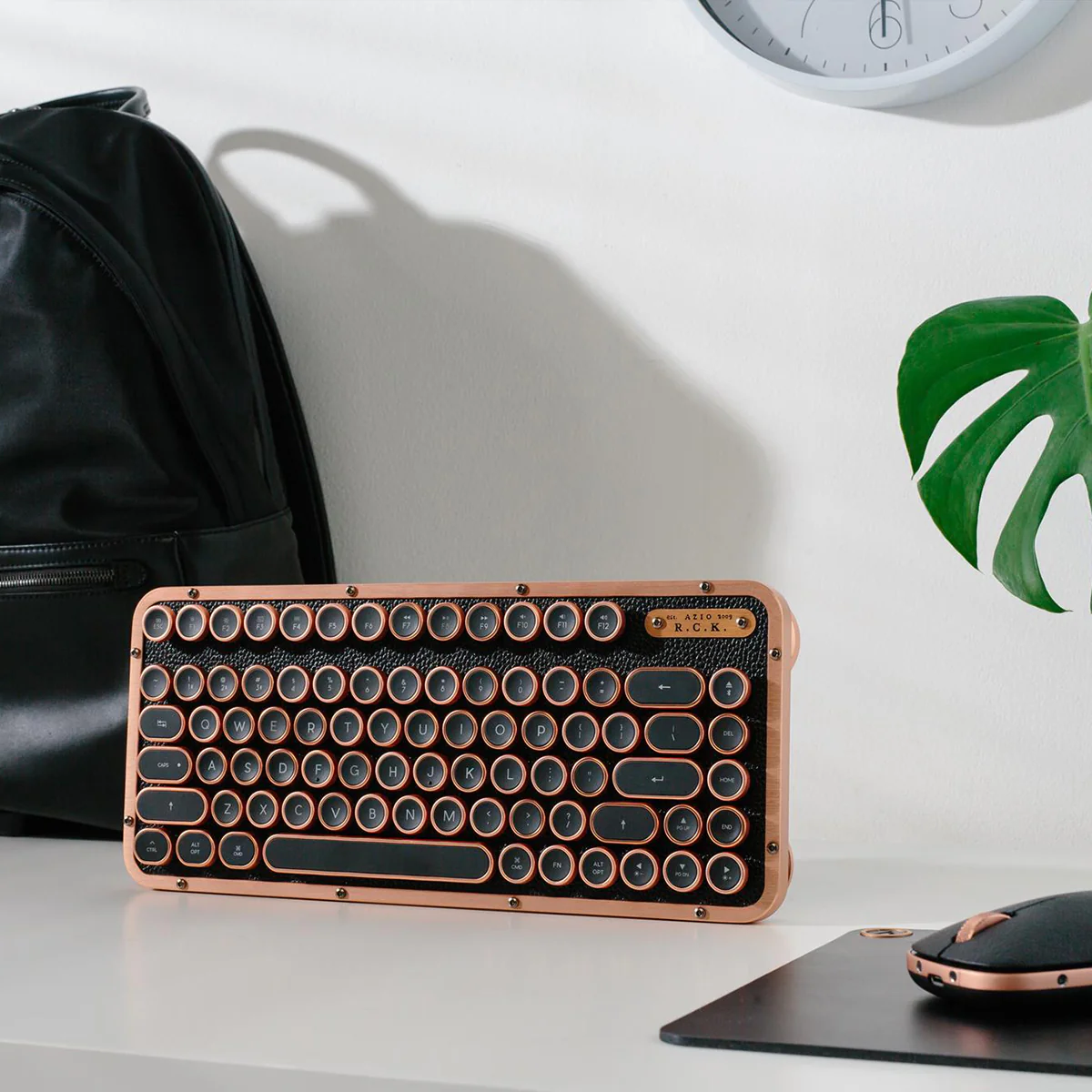 Retro Compact Keyboard - Image 7